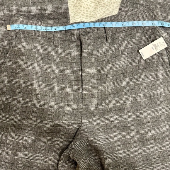 NWT! GAP Men’s Wool Blend Plaid Relaxed Trousers Pants Size 31x32 - Picture 8 of 9